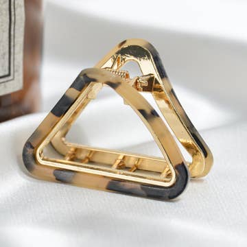 Hair Clips – Stylish & Functional Accessories for Everyday Wear